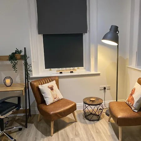 Villa Cozy Coastal Retreat In Bornemouth Extérieur photo